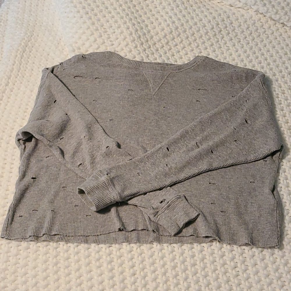 Womens destroyed crop top henley